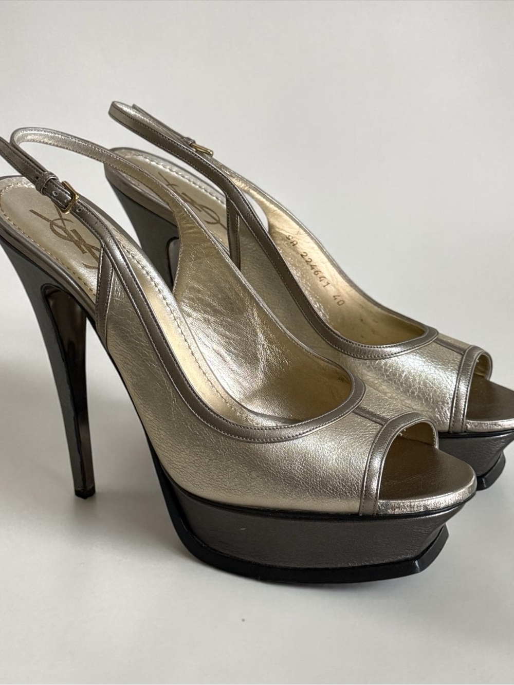 Yves Saint Laurent Gold Metallic Peep-Toe Slingback Platform Heels! Size 9.5 /40 - Picture 7 of 16